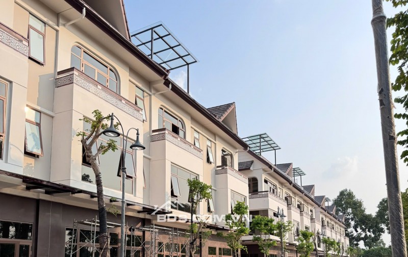  Cần bán shophouse vị trí đẹp, trục chính TTTM, 2 mặt tiền, diện tích 368m², giá đầu tư